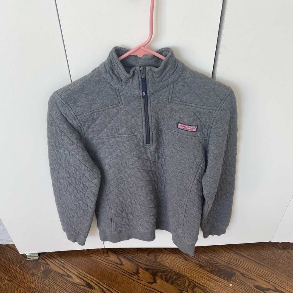 Vineyard Vines quarter zip, Quilted grey quarter zip